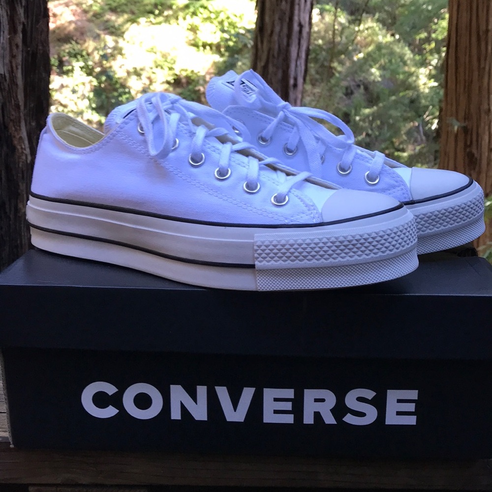 Converse Chuck Taylor Womens 10 Men’s 8